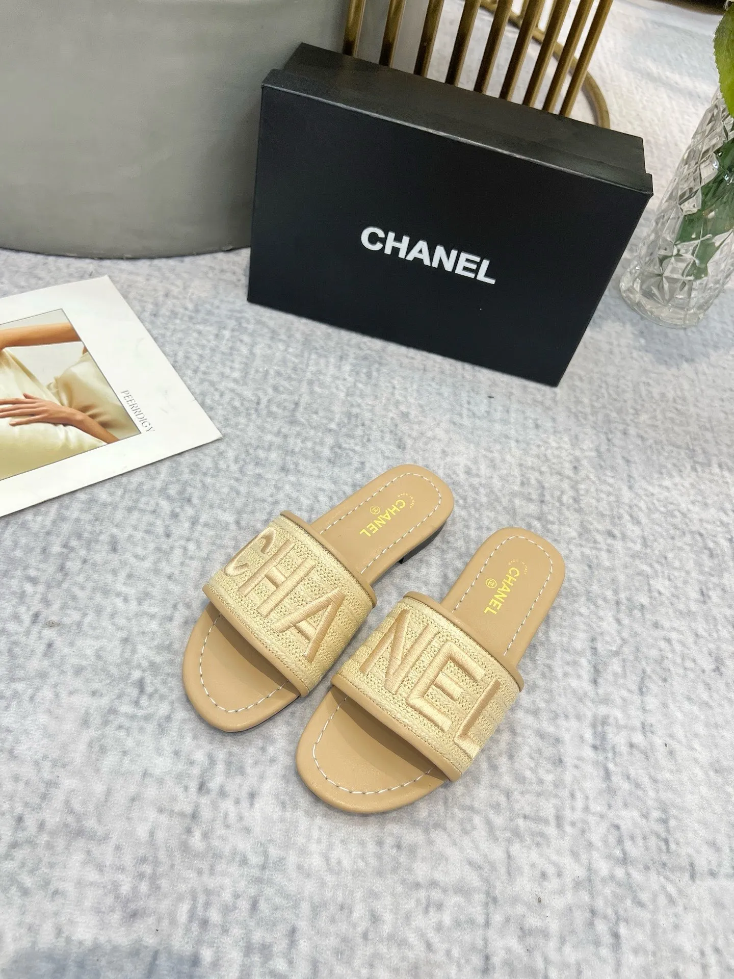 💕💕Factory direct selling price p340💕💕 Genuine leather sole +30 CHANEL, the upper uses three-dimensional electric embroidery technology, the upper foot is comfortable, soft and breathable, must-have size 35-43, leather sole +30